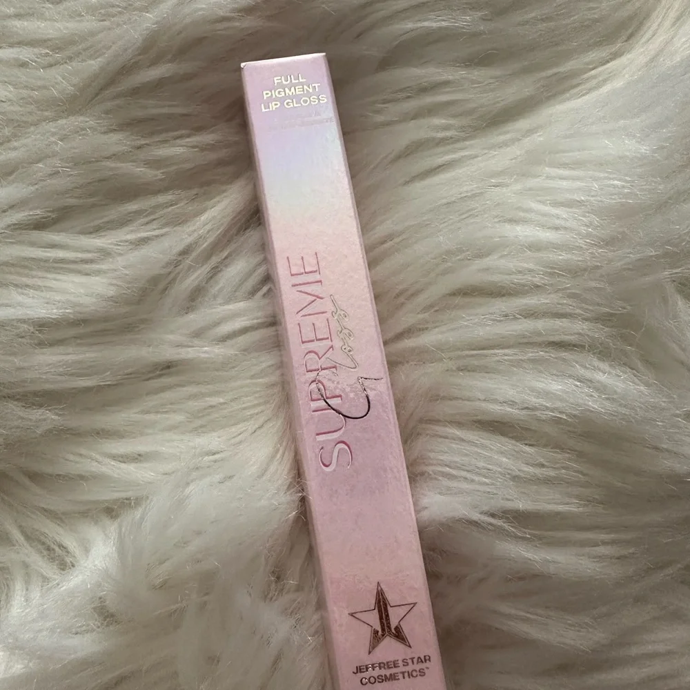 New in bod Jeffree Star Supreme Gloss Frosting for dinner